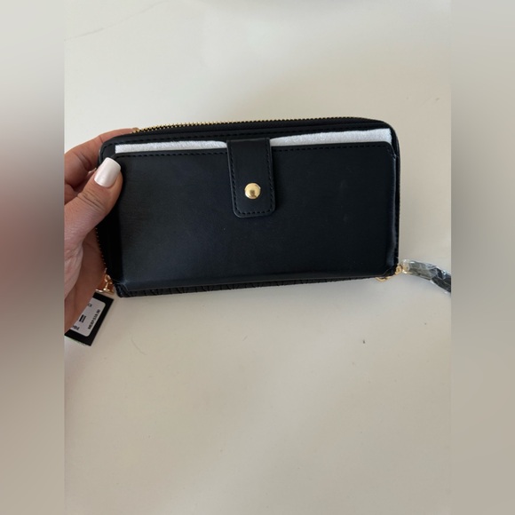 NWT | Badgley Mischka | Quilted Zip Around Wristlet Wallet | Black - Picture 5 of 5